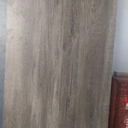 gach lat nen 60x1200 van gia go xam den