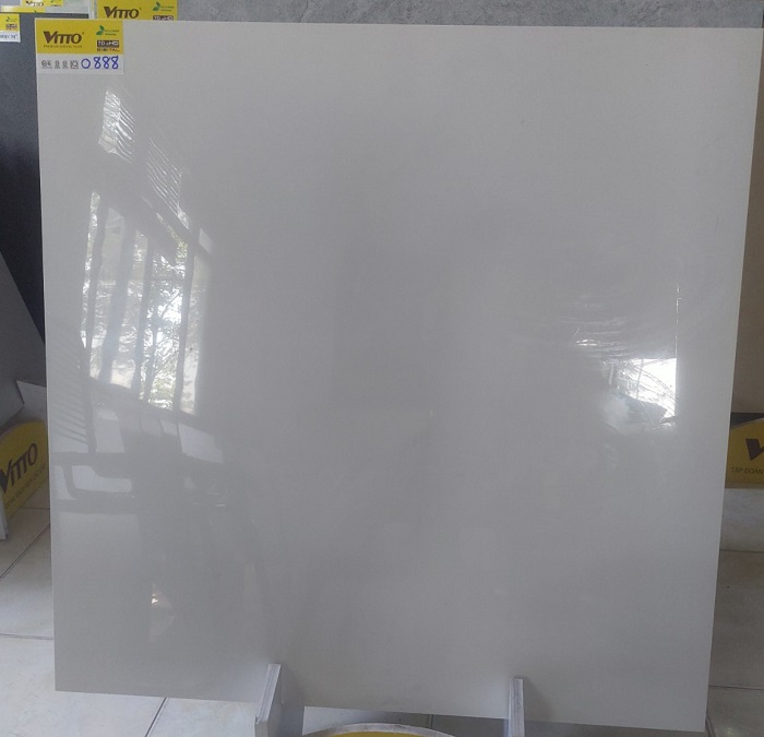 Gạch lát nền trắng trơn 80x80: Với gạch lát nền trắng trơn 80x80, căn nhà của bạn sẽ trở nên sang trọng, hiện đại hơn bao giờ hết. Với chiều dài và chiều rộng lớn, tỉ mỉ đến từng chi tiết, chiếc gạch này sẽ tạo nên nét đẹp bền vững cho không gian sống của bạn.