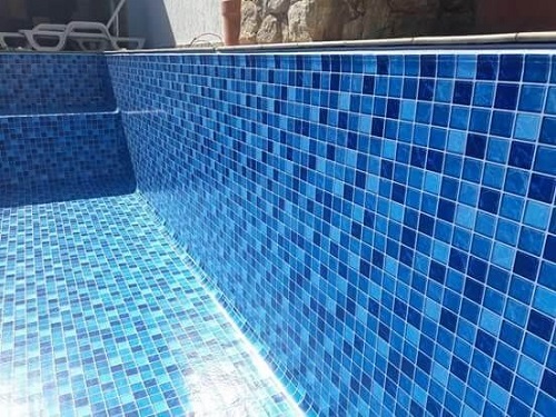 Gạch mosaic thủy tinh màu xanh cho hồ bơi