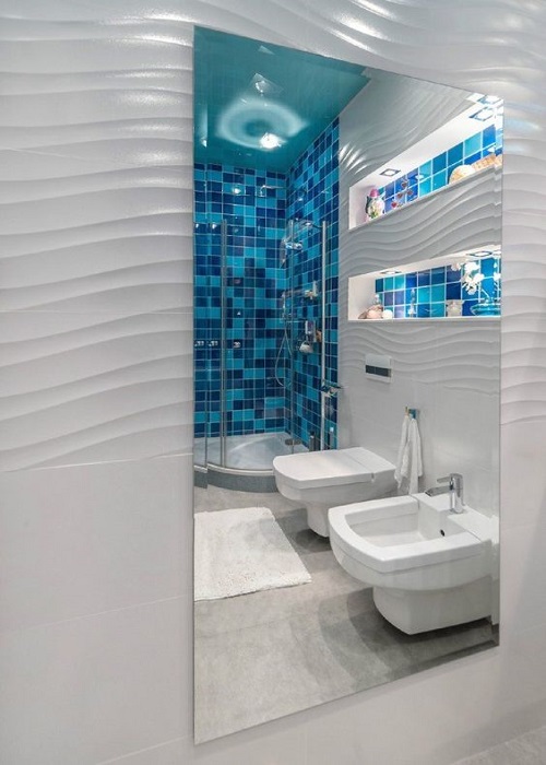 Gạch mosaic thủy tinh màu xanh cho phòng vệ sinh như một bức tranh nghệ thuật chỉ nhờ vào sự linh động của nhiều viên gạch kính mosaic