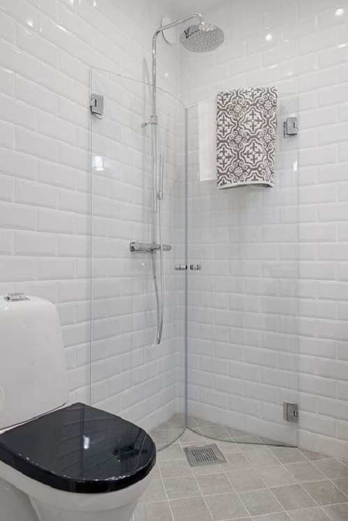 Gạch thẻ màu trắng dùng ốp tường phòng vệ sinh