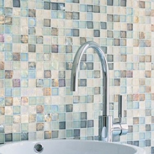 Gạch mosaic màu xanh cho tường bếp đẹp lung linh 