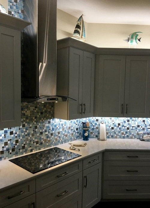 Gạch mosaic màu xanh cho phòng bếp vẻ đẹp ấn tượng 