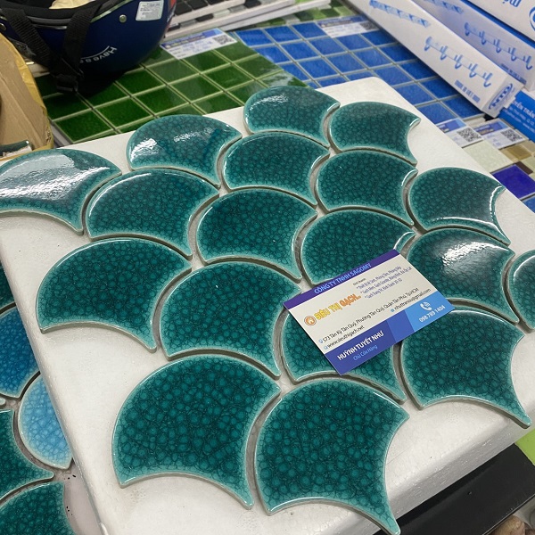 gach mosaic gom mau xanh