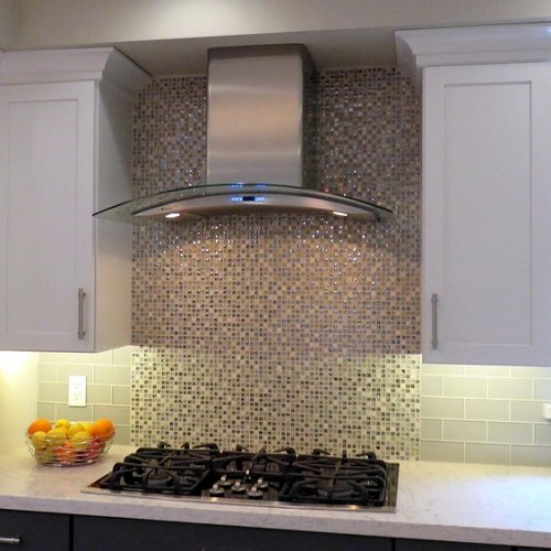 Trang trí bằng Gạch mosaic thủy tinh màu vàng cho phòng bếp dễ dọn dẹp